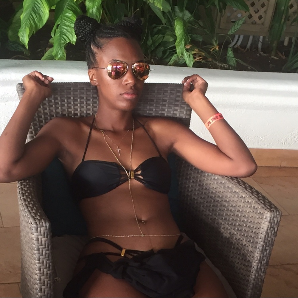 Black Straps gold medal bikini